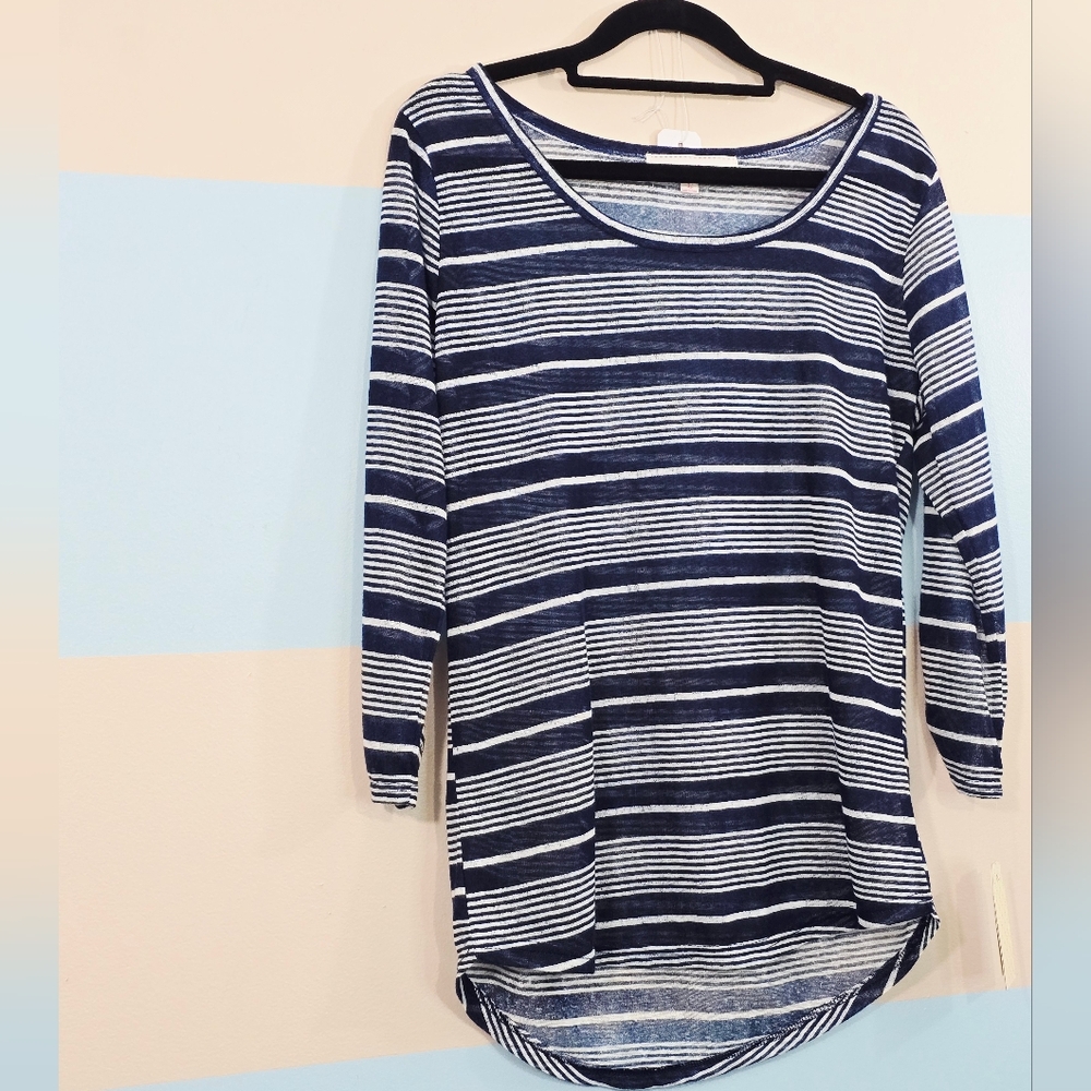 NWT Striped Navy and White Women's Top - Picture 3 of 8